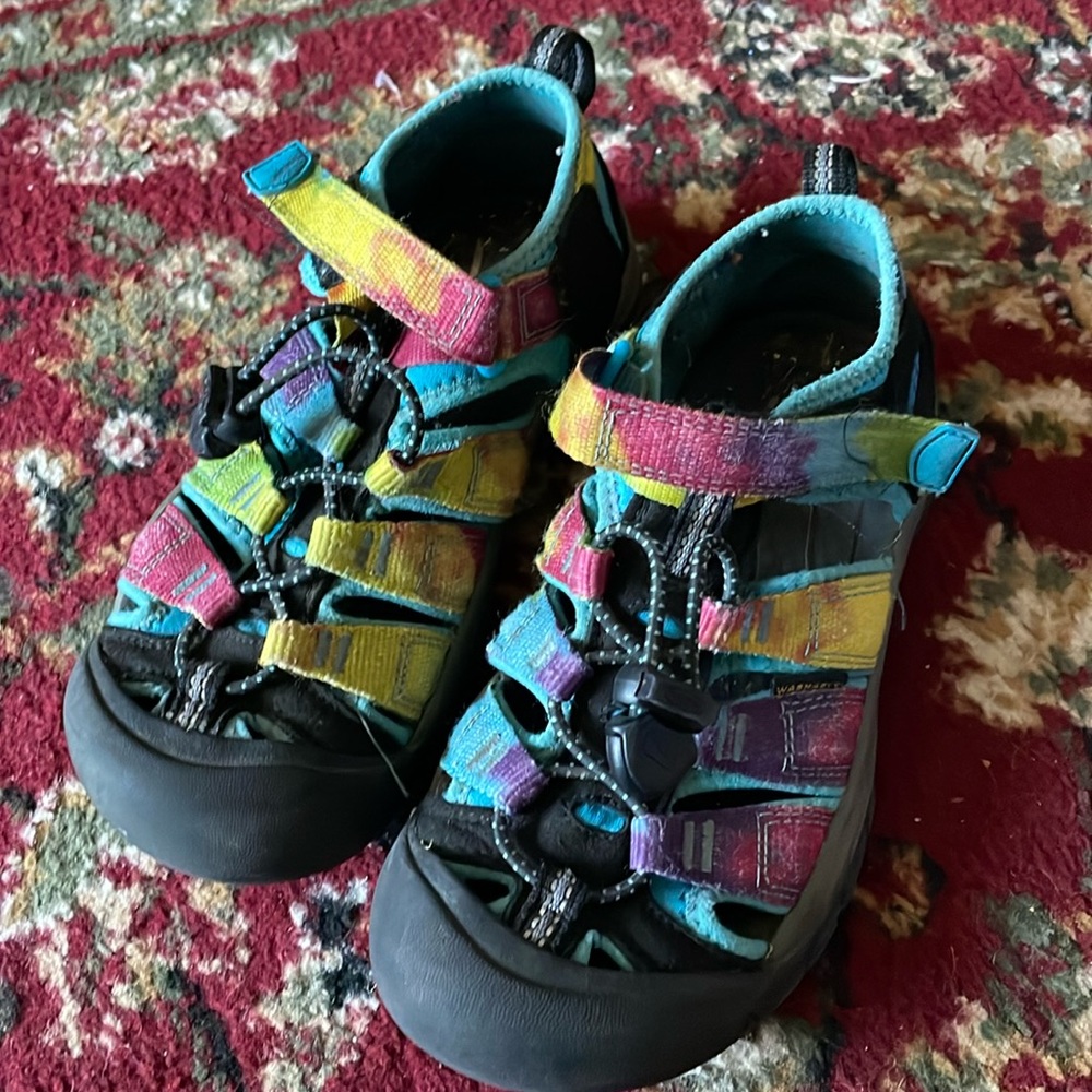 Rainbow Keens size 1.5